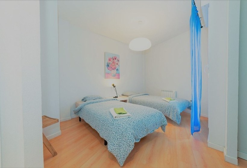 Apartamentos Turã­sticos La Golondrina