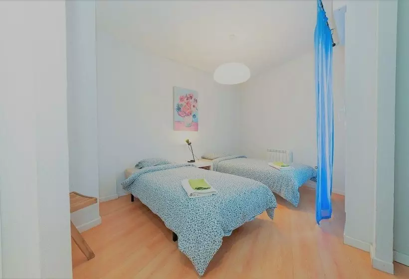 Apartamentos Turã­sticos La Golondrina