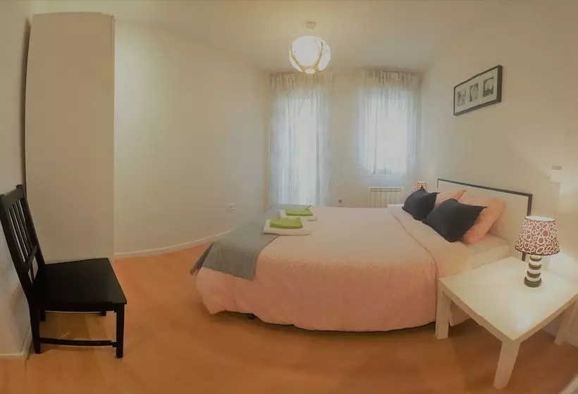 Apartamentos Turã­sticos La Golondrina