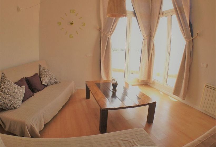 Apartamentos Turã­sticos La Golondrina