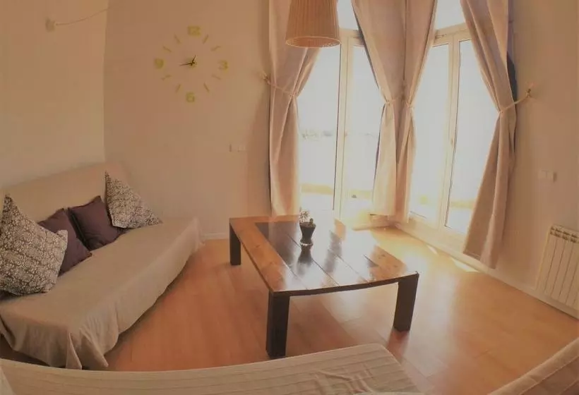 Apartamentos Turã­sticos La Golondrina