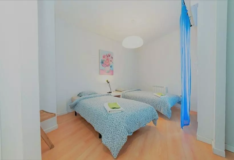 Apartamentos Turã­sticos La Golondrina
