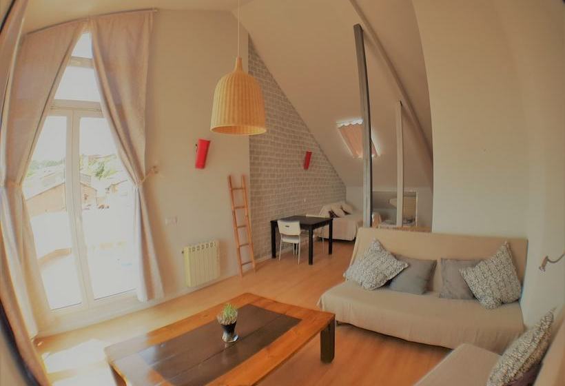 Apartamentos Turã­sticos La Golondrina