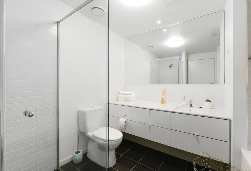 Exquisite Apartments Docklands