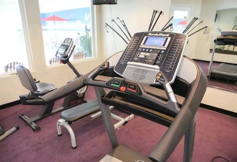 Bayvue Hotel, Resort & Suites