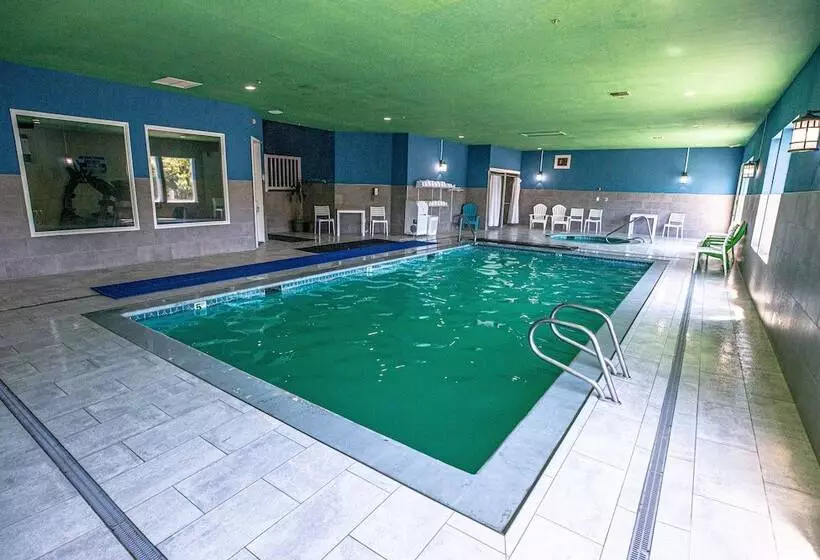 Bayvue Hotel, Resort & Suites