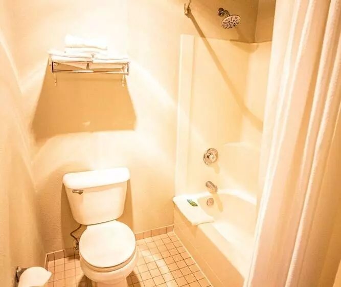 Bayvue Hotel, Resort & Suites