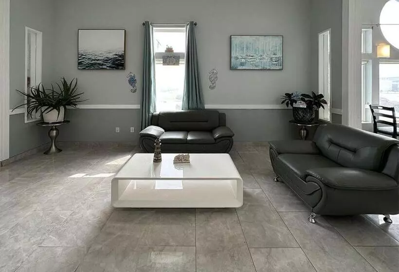 Bayvue Hotel, Resort & Suites