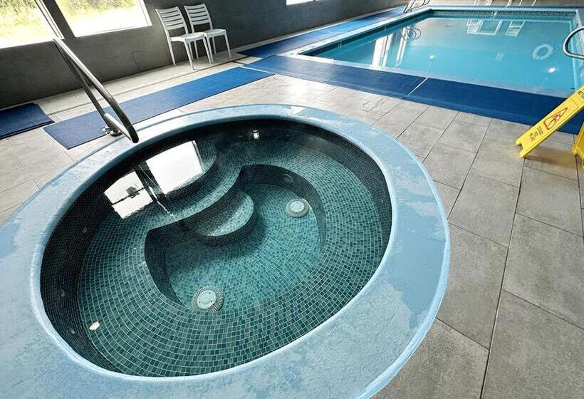 Bayvue Hotel, Resort & Suites