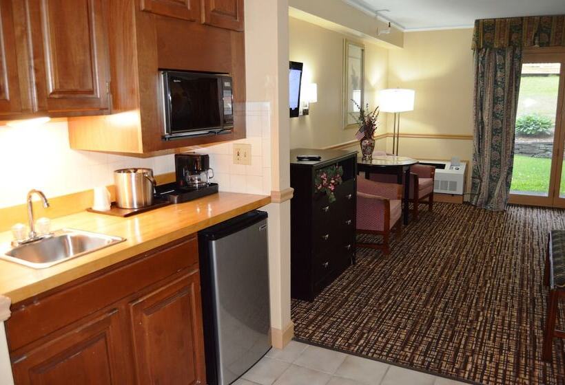 Hollow Inn And Motel