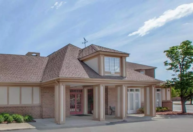 בית מלון כפרי Affordable Suites Of America Detroitwarren