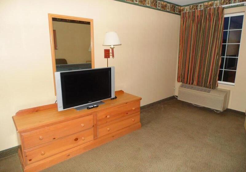 هتل American Inn And Suites Houghton Lake