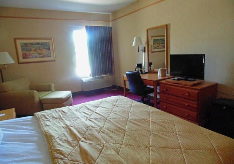 هتل American Inn And Suites Houghton Lake