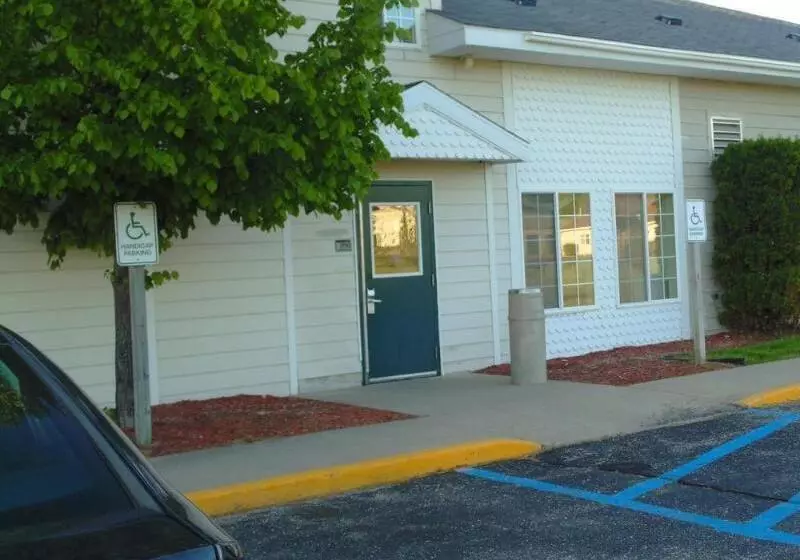 호텔 American Inn And Suites Houghton Lake