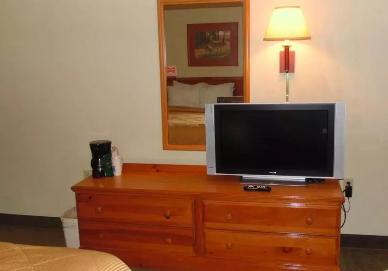 호텔 American Inn And Suites Houghton Lake