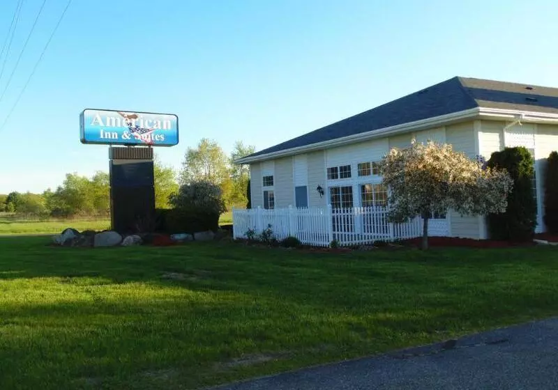 호텔 American Inn And Suites Houghton Lake