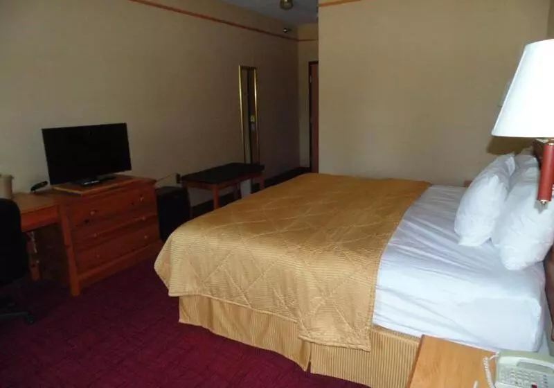 호텔 American Inn And Suites Houghton Lake