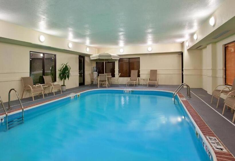 בית מלון כפרי Baymont By Wyndham Merrillville