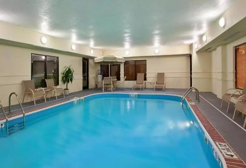 فندق Baymont By Wyndham Merrillville