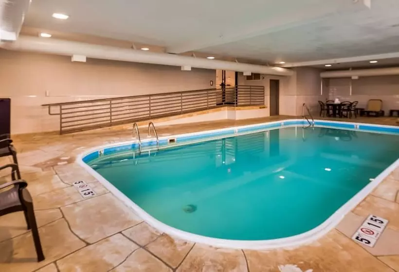 Best Western Plus Bourbonnais Hotel & Suites