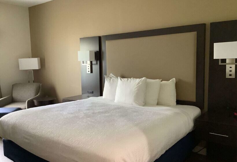 Отель Best Western Plus Madison