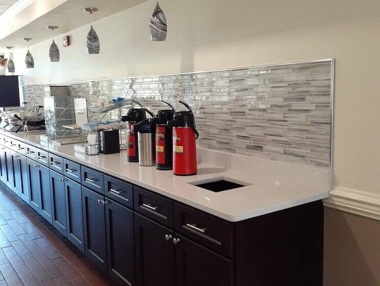 Отель Best Western Plus Madison