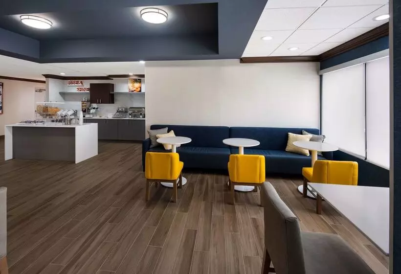 فندق Comfort Inn & Suites Fishers Indianapolis