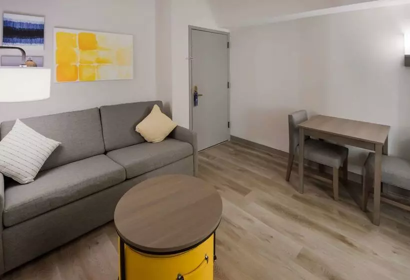 فندق Comfort Inn & Suites Fishers Indianapolis