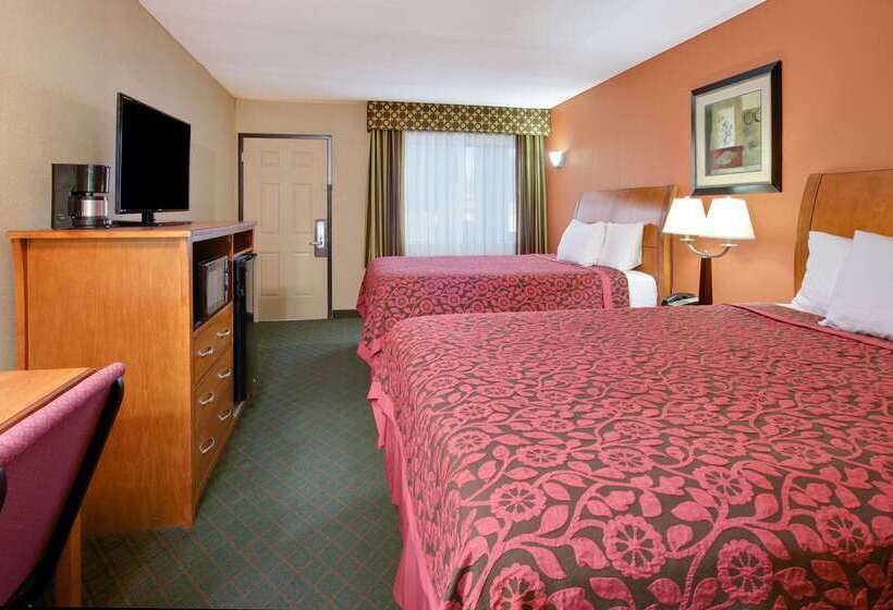 בית מלון כפרי Days Inn By Wyndham Fairfield