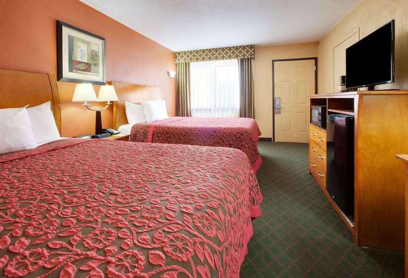 בית מלון כפרי Days Inn By Wyndham Fairfield