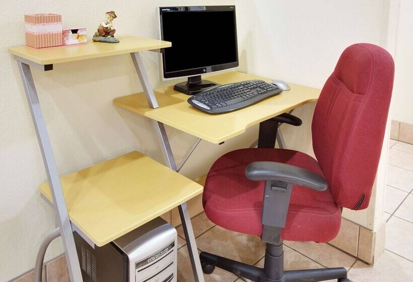 בית מלון כפרי Days Inn By Wyndham Fairfield