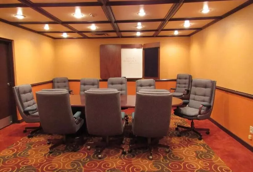 ホテル Ramada By Wyndham Dfw Airport