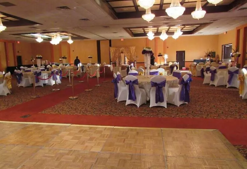 ホテル Ramada By Wyndham Dfw Airport