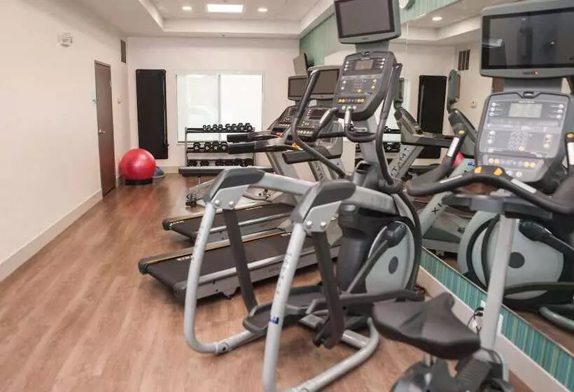 Holiday Inn Express Hotel & Suites Norfolk, An Ihg