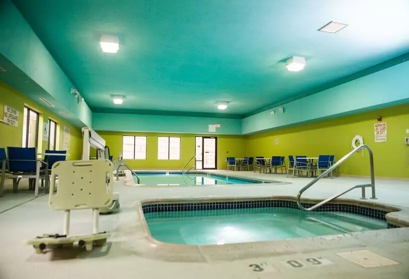 Holiday Inn Express Hotel & Suites Norfolk, An Ihg