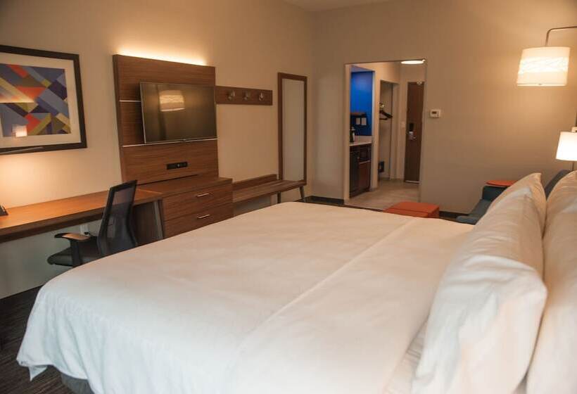 Holiday Inn Express Hotel & Suites Norfolk, An Ihg