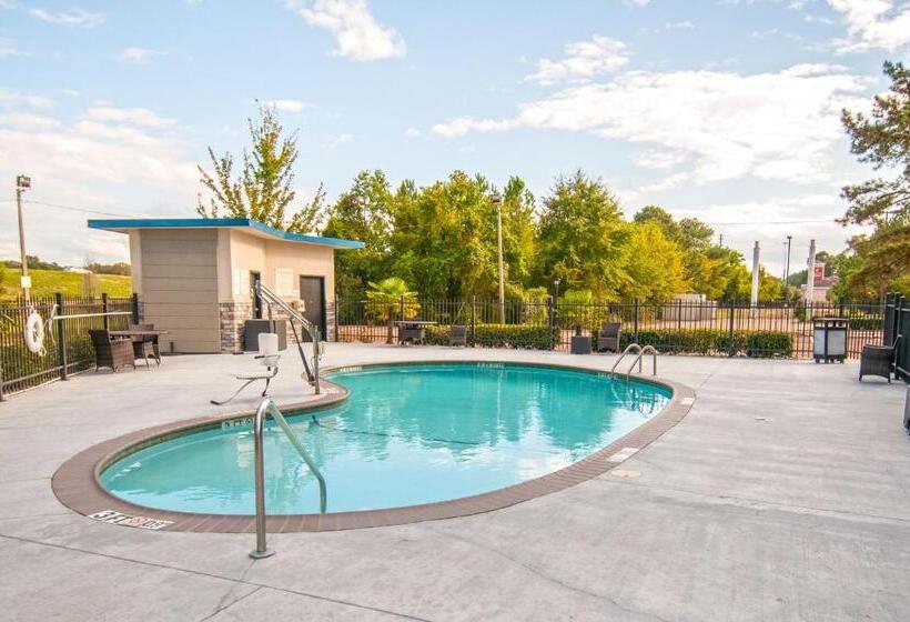 호텔 Holiday Inn Express & Suites Jackson Downtown   Coliseum, An Ihg