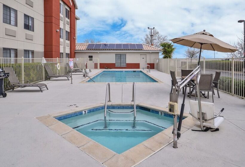 فندق Holiday Inn Express Westley, An Ihg