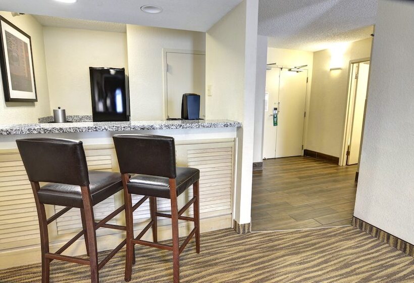 ホテル Holiday Inn St. Petersburg N   Clearwater, An Ihg