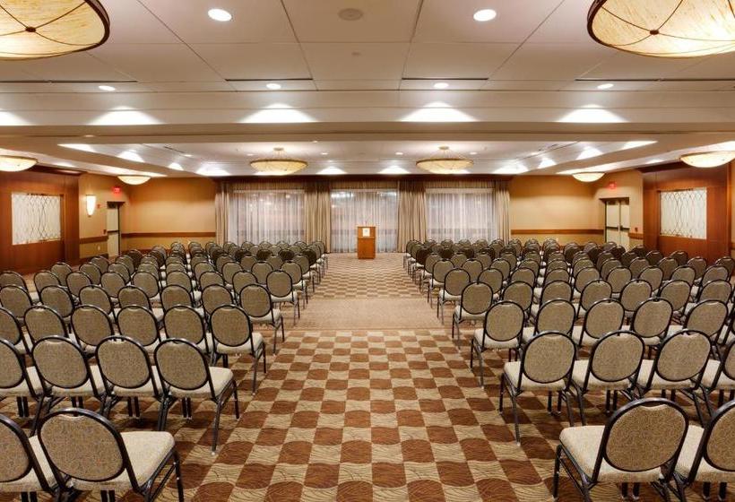 Отель Trademark Collection By Wyndham Liverpool/syracuse