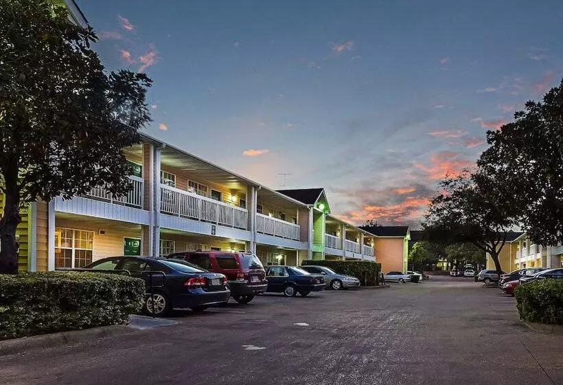 فندق Hometowne Studios By Red Roof Dallas   North Addison   Tollway