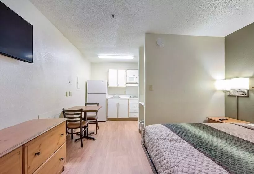 فندق Hometowne Studios By Red Roof Dallas   North Addison   Tollway