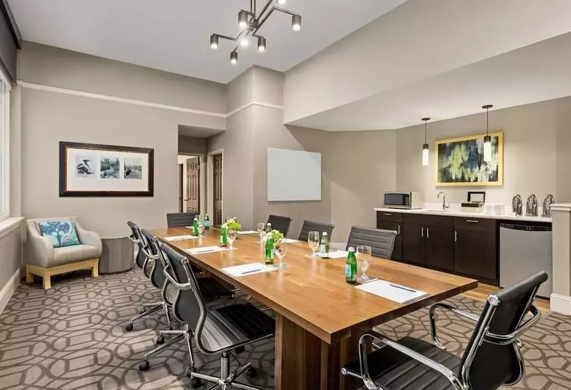 Magnolia Hotel Denver, A Tribute Portfolio