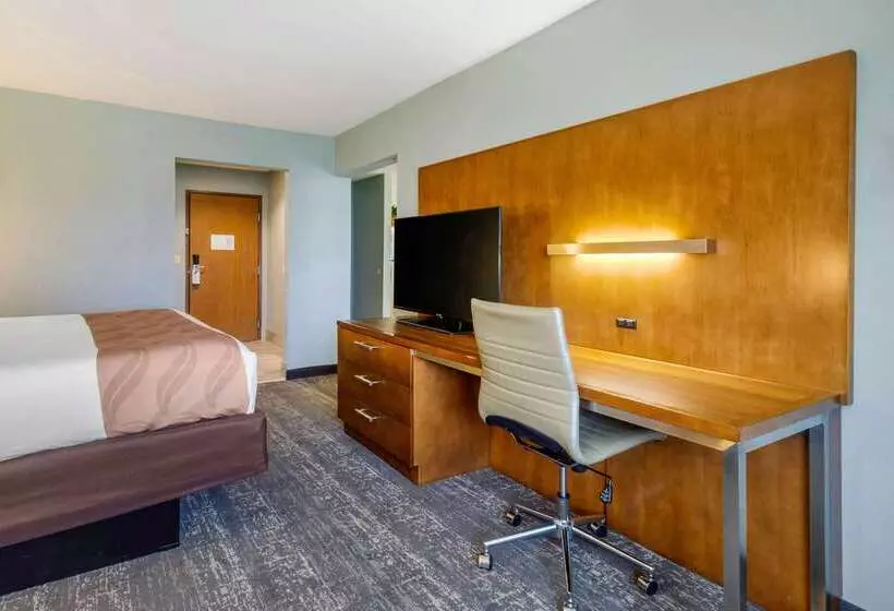 Отель Quality Inn