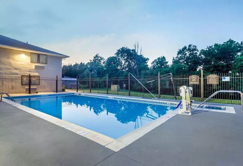 Отель Quality Inn