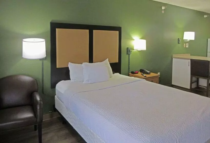 هتل Suburban Studios Raleigh   Crabtree Valley