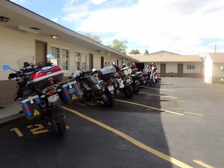 فندق على الطريق A Western Rose