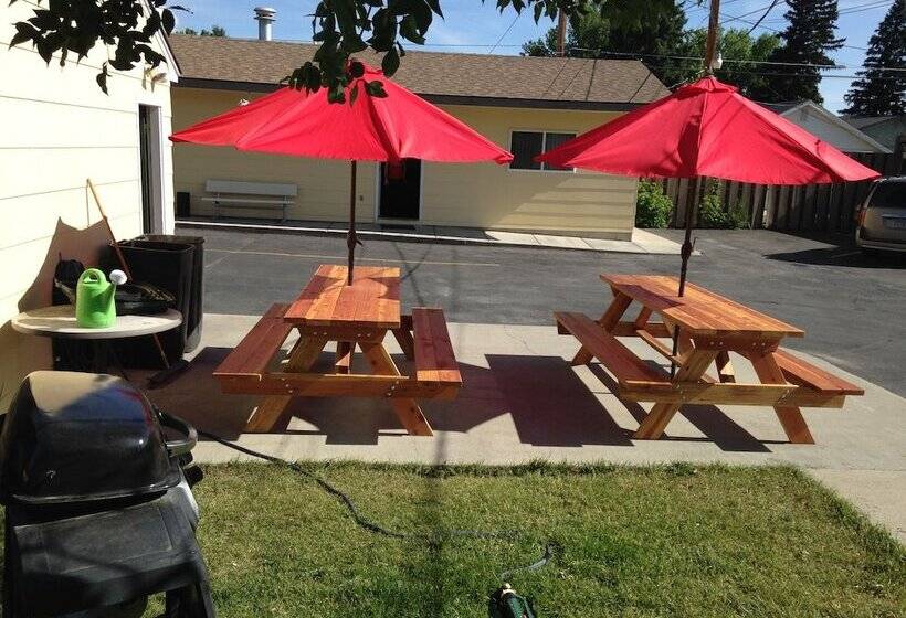 فندق على الطريق A Western Rose