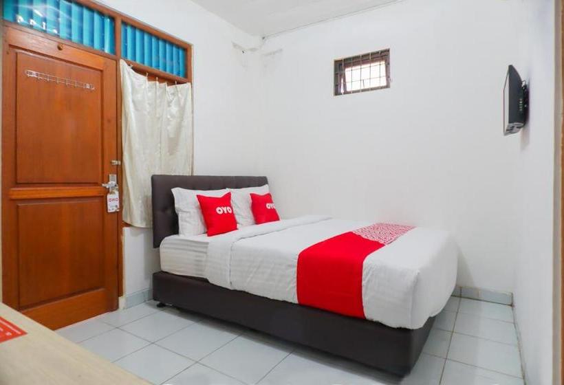 בית מלון כפרי Oyo 1880 Ambassador Residence