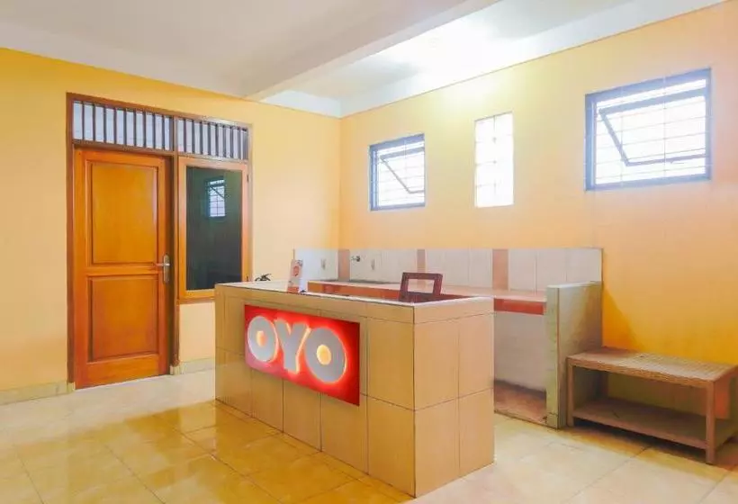 Hotelli Oyo 1880 Ambassador Residence